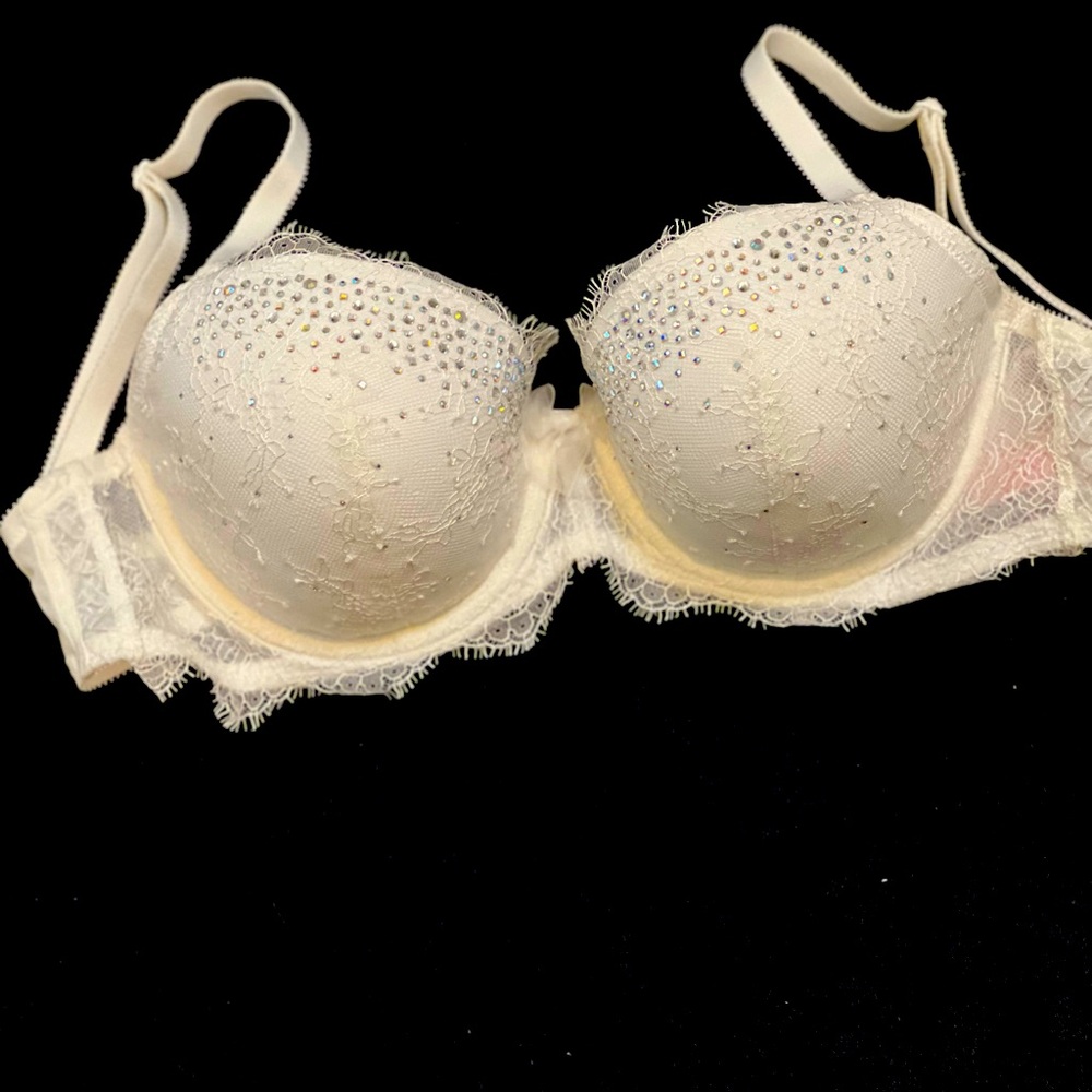 Victoria Secret 32DDD NWOT